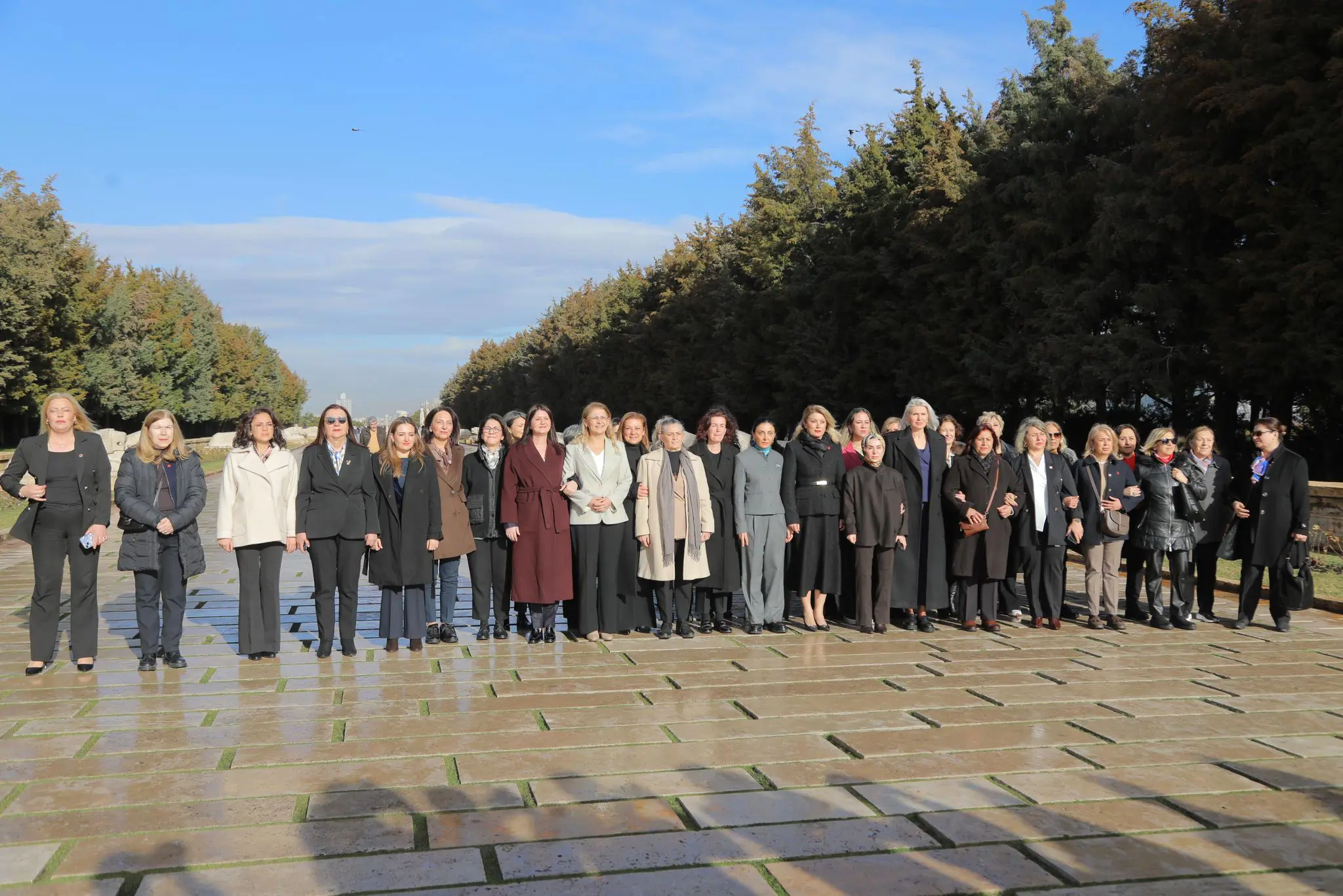 ANITKABİR’DE MEDENİ KANUN’UN YIL DÖNÜMÜ ANMASI galeri görseli